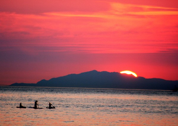 Sunset Paddlers Spanish Banks 7010 Copyright Shelagh Donnelly